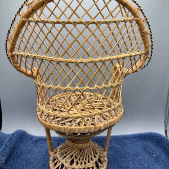 16" Rattan Peacock Chair Doll Furniture Plaint Stand - Picture 3 of 3